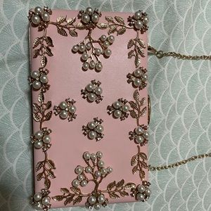 Evening clutch with detachable chain